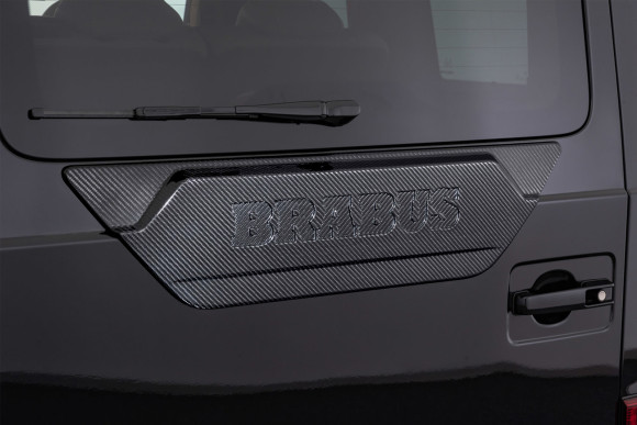 Накладка Brabus на заднюю дверь для G-class. Карбон (глянцевый) Накладка Brabus на заднюю дверь для G-class. Карбон (глянцевый)